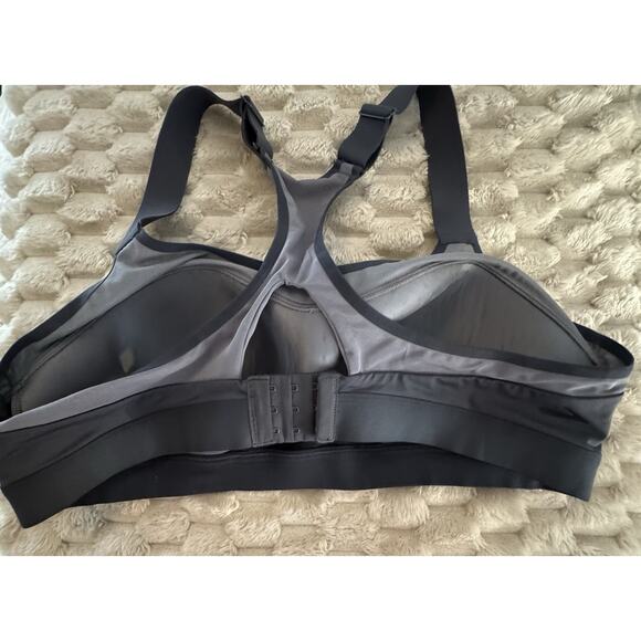 Brooks Sports Bra Dare Racerback Run Holds Me In Asphalt Gray 42C - Picture 2 of 4